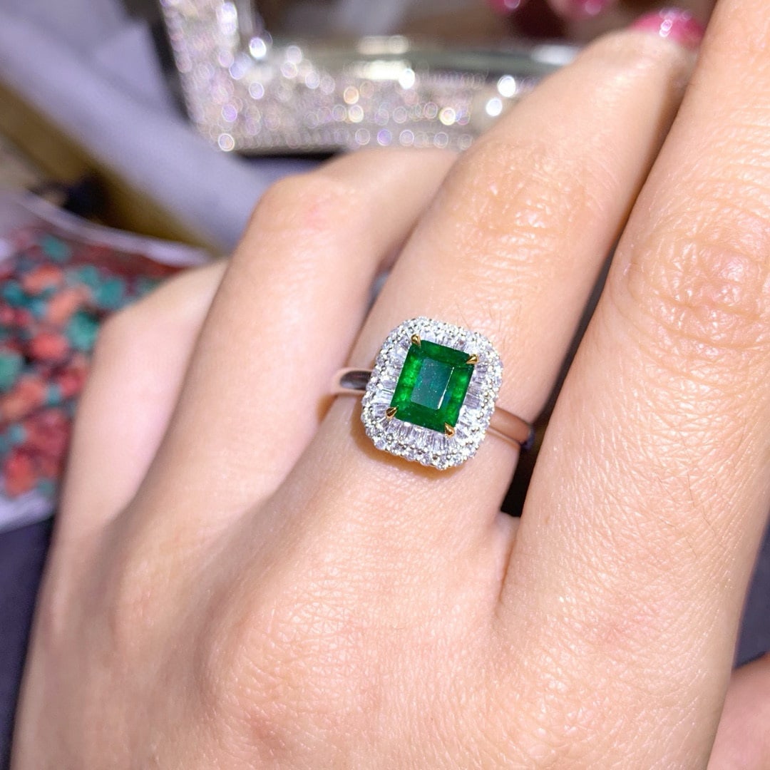 14k Gold 1.55 Ctw Vivid Green Natural Emerald & Diamond Ring - 5