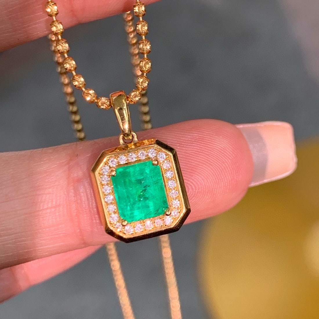 14k Gold 1.49 Ctw Natural Emerald & Diamond Pendant( Without Chain ): Ref:230988407 // gold content:14k gold // main gemstone:emerald // shape:octagonal // carat weight:1. 37ct // color:green // treatment:natural // // adjacent gemstone 2 : diamond // shape:round // car