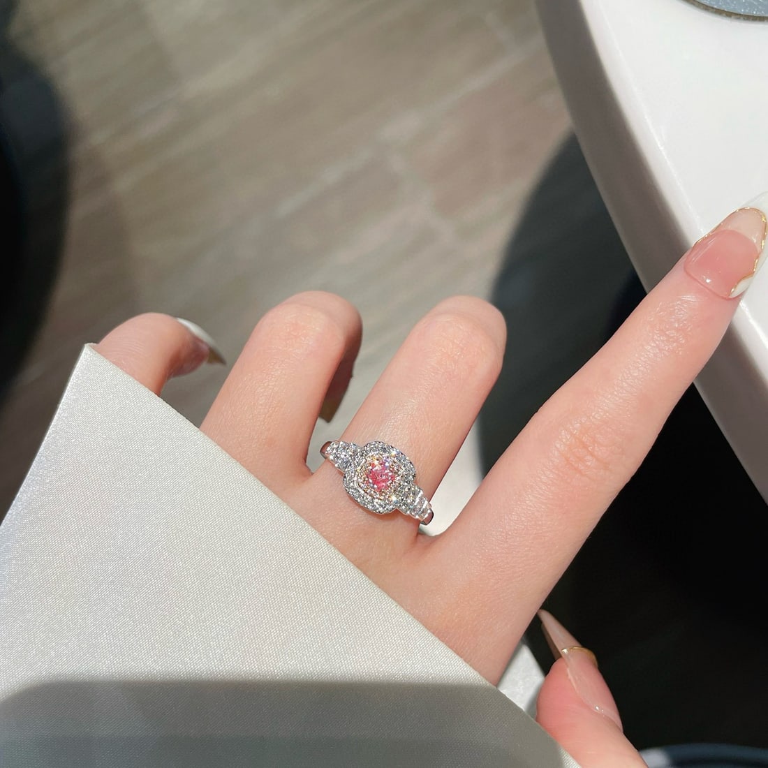 Gia Certified 14k Gold 0.72 Ctw Natural Pink Diamond & Diamond Ring - 2
