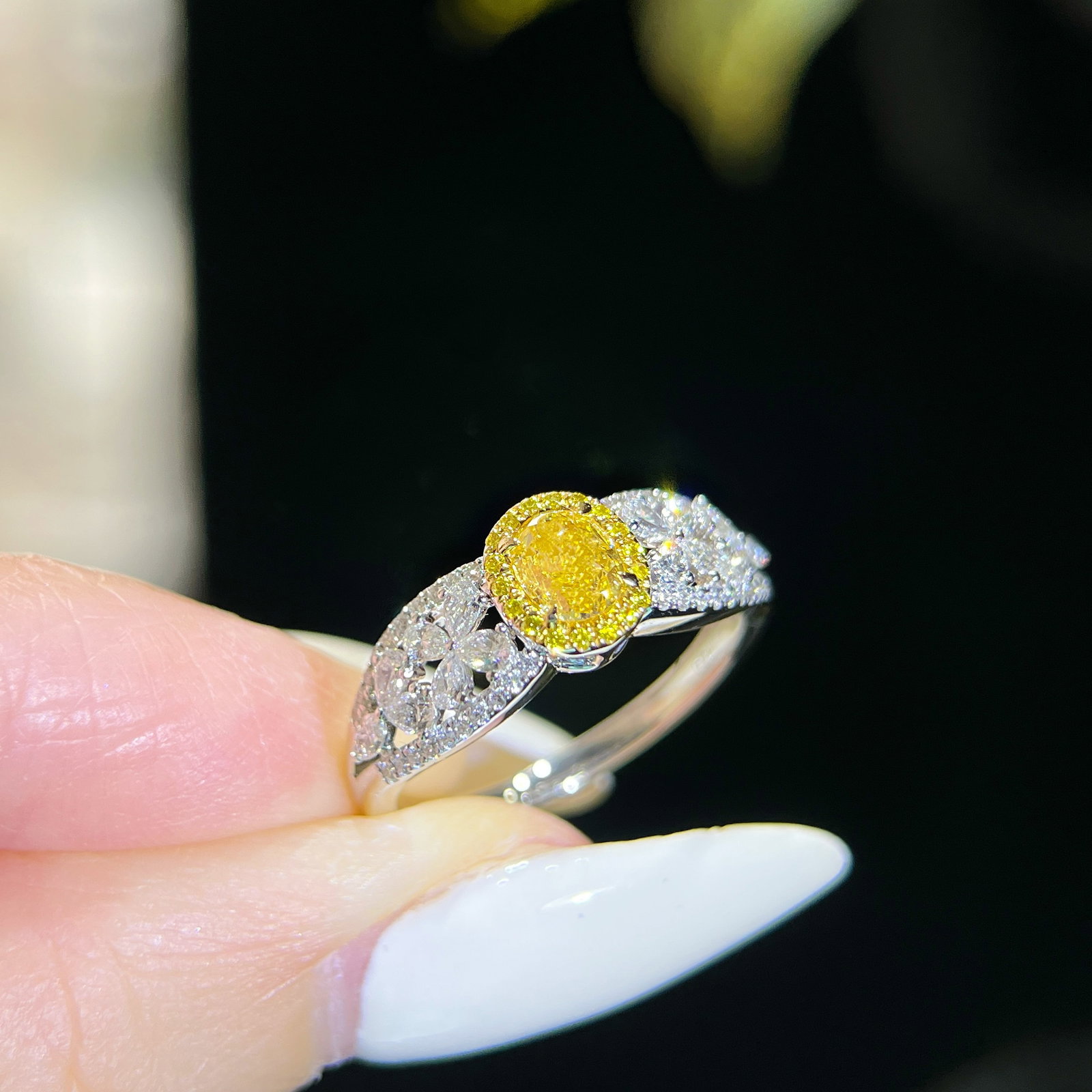 14k Gold 1.02 Ctw Natural Yellow Diamond & Diamond Ring - 3