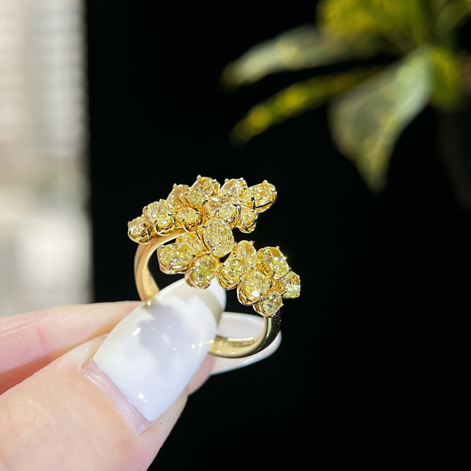 14k Gold 3.30 Ct Natural Yellow Diamond Ring - 6