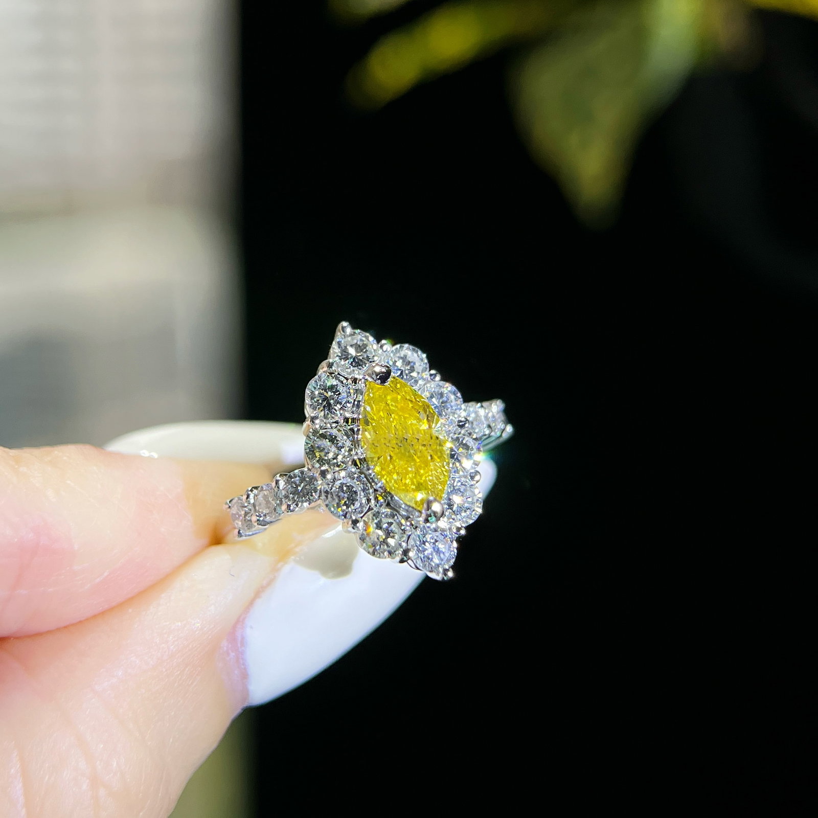 14k Gold 2.27 Ctw Natural Yellow Diamond & Diamond Ring - 4