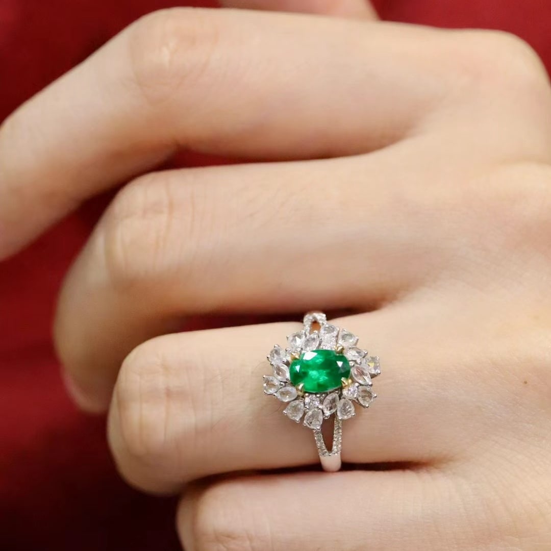 14k Gold 1.35 Ctw Vivid Green Natural Emerald & Diamond Ring - 2