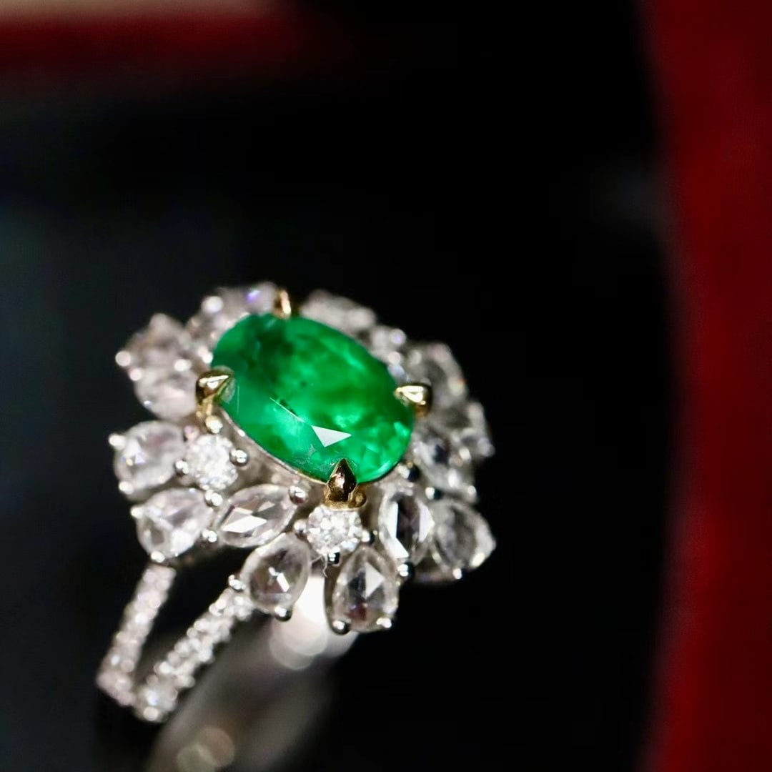 14k Gold 1.35 Ctw Vivid Green Natural Emerald & Diamond Ring - 6