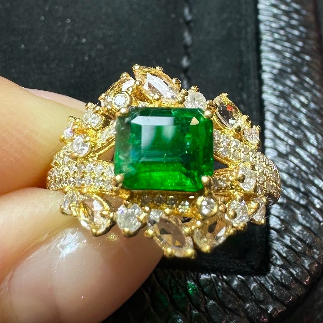 14k Gold 1.55 Ctw Vivid Green Natural Emerald & Diamond Ring - 2