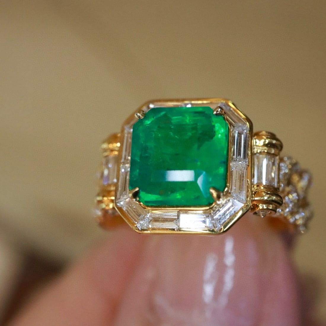 14k Gold 3.15 Ctw Vivid Green Natural Emerald & Diamond Ring - 5