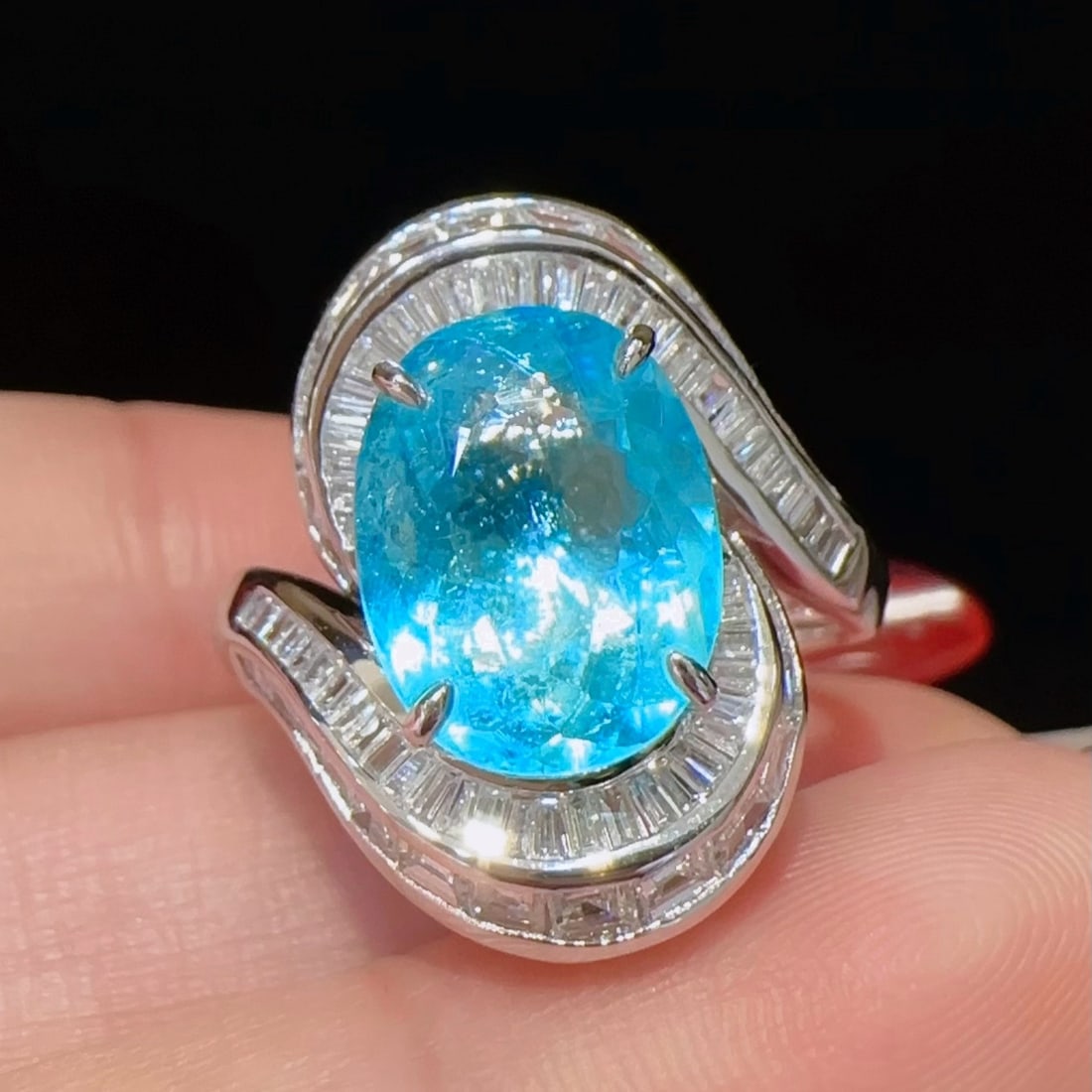 14k Gold 3.88 Ctw Natural Paraiba Tourmaline & Diamond Ring - 4
