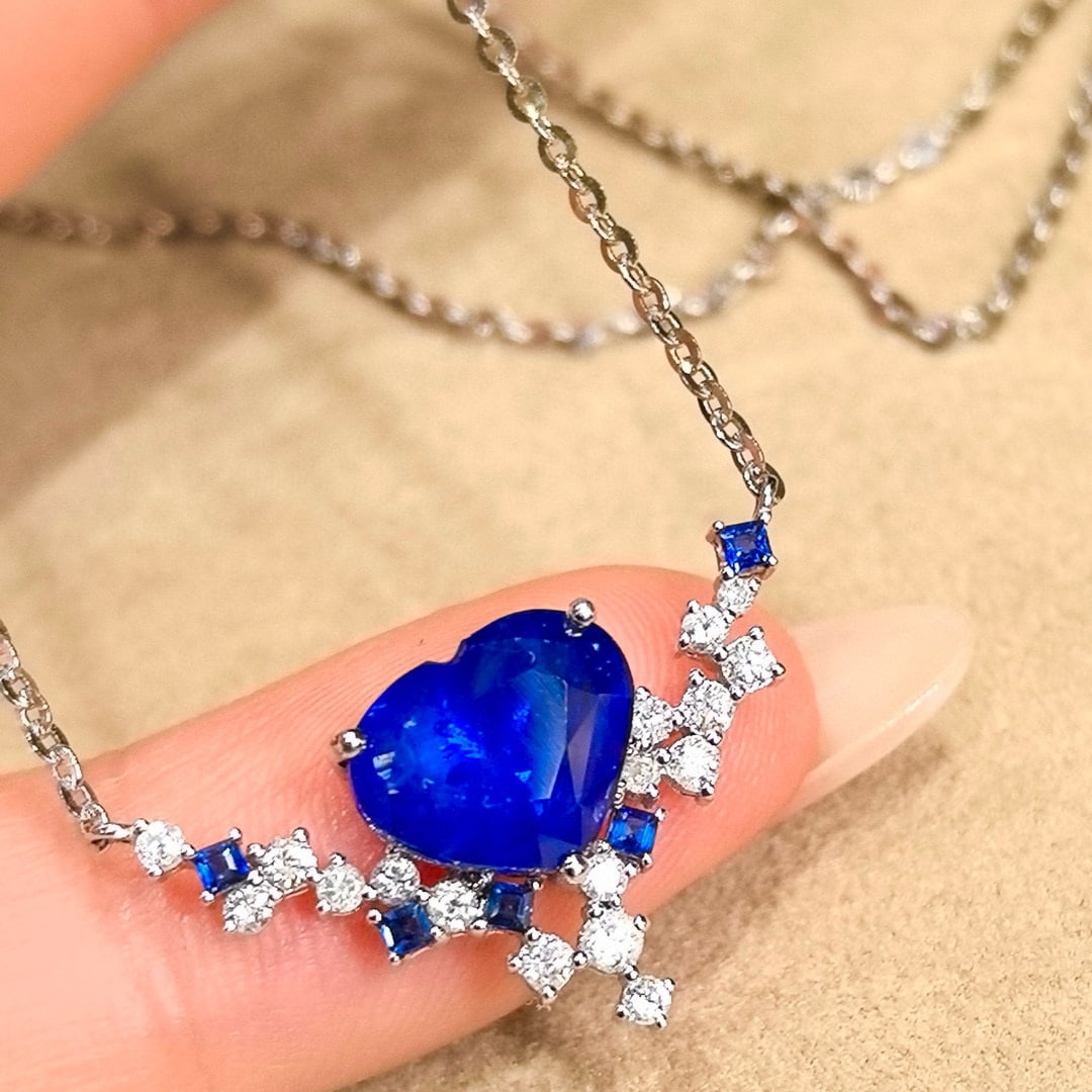 14k Gold 3.02 Ctw Natural Sapphire & Diamond Necklace: Ref:230988440 // gold content:14k gold // main gemstone:sapphire // shape:heart // carat weight:2. 72ct // color:royal blue // treatment:natural // // adjacent gemstone 2 : diamond // shape:round // c