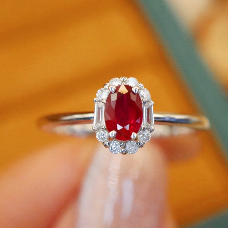 14k Gold 0.51 Ctw Natural Ruby & Diamond Ring: Ref:230988445 // gold content:14k gold // ring size:7. 25us // // main gemstone:ruby // shape:oval // carat weight:0. 40ct // color:red // treatment:natural // // adjacent gemstone 2 : diamond //