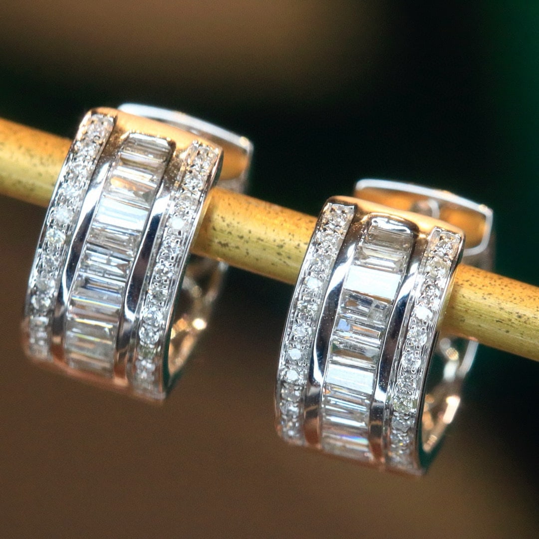 14k Gold 0.56 Ct Natural H Diamond Earrings: Ref:230991007 // gold content:14k gold // main gemstone:diamond // shape:multiply // carat weight:0. 56ct // clarity grade:vs-si // color:h // treatment:natural // Condition: New Low Estimate: