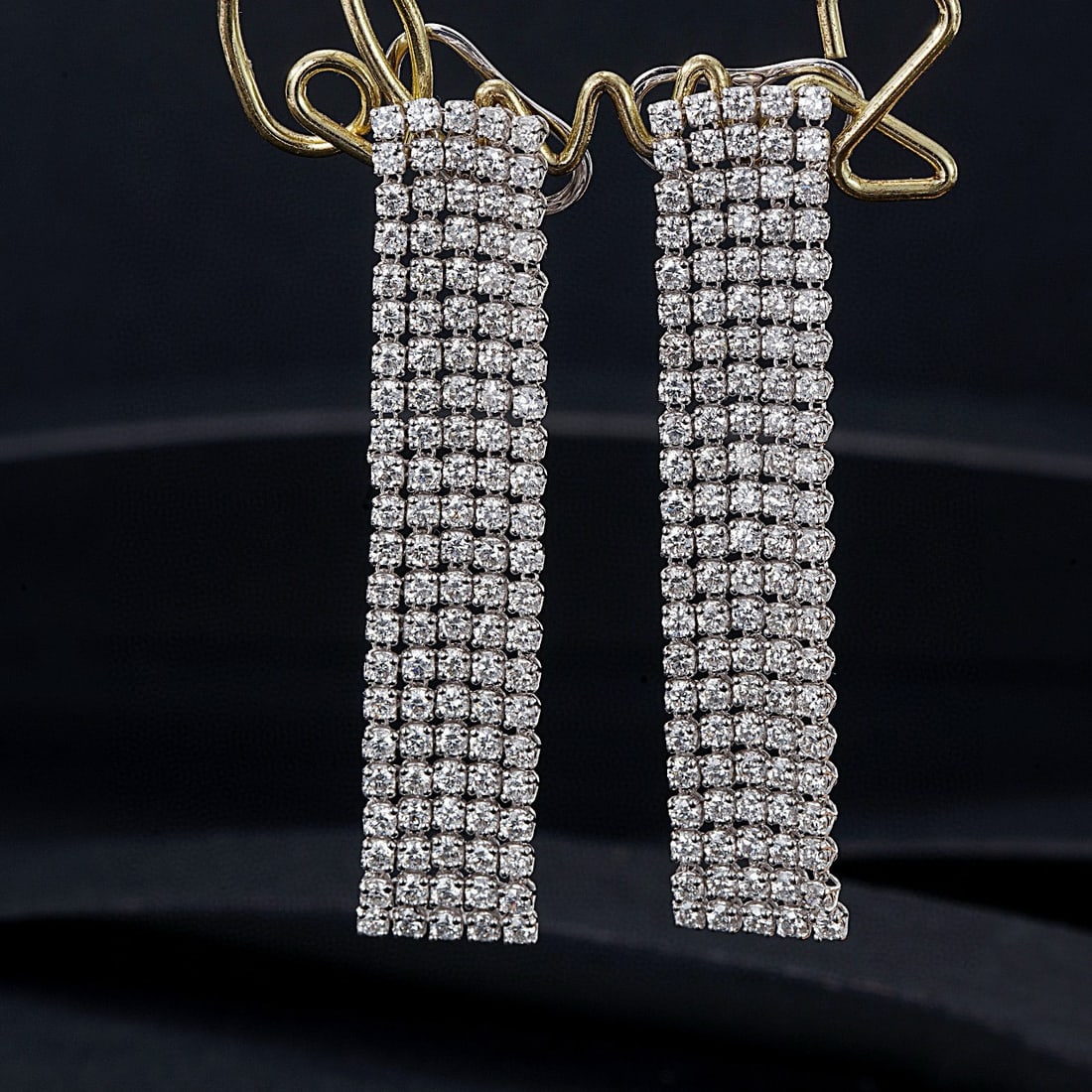 14k Gold 6.16 Ct Natural H Diamond Earrings: Ref:230991011 // gold content:14k gold // main gemstone:diamond // shape:round // carat weight:6. 16ct // clarity grade:vs-si // color:h // treatment:natural // cut grade:g // Condition: New Low Estim