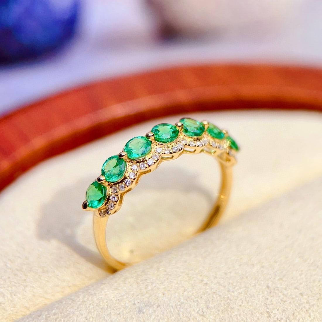14k Gold 0.8 Ct Natural Emerald & Diamond Ring - 6
