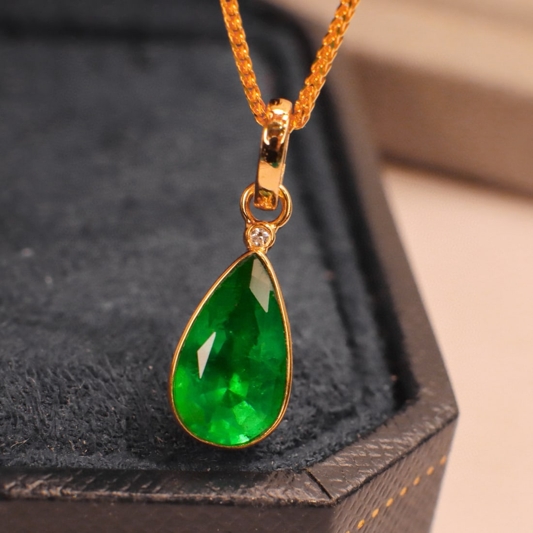14k Gold 1.56 Ctw Natural Emerald & Diamond Pendant( Without Chain ) - 2
