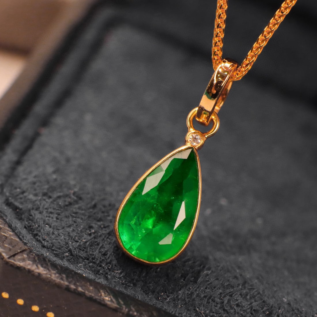 14k Gold 1.56 Ctw Natural Emerald & Diamond Pendant( Without Chain ) - 5