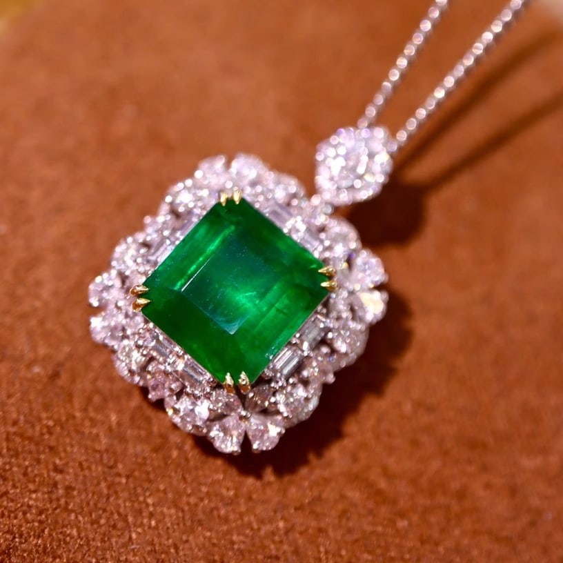 14k Gold 5.11 Ct Natural Emerald & Diamond Ring/pendant( Without Chain ) - 4