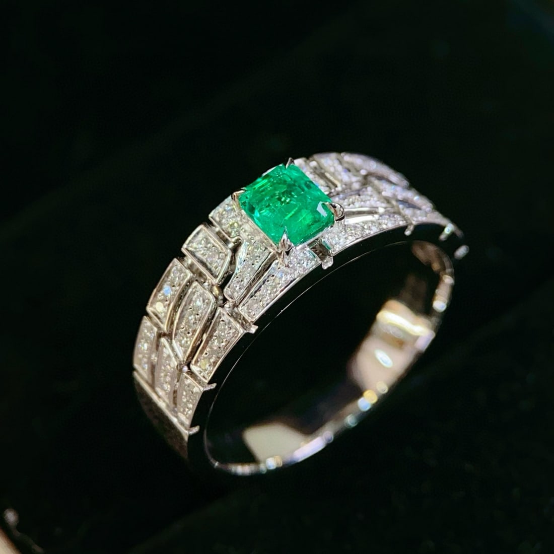 14k Gold 0.58 Ctw Natural Emerald & Diamond Ring - 4