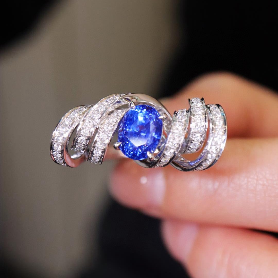 14k Gold 2.84 Ctw Natural Sapphire & Diamond Ring: Ref:230991039 // gold content:14k gold // ring size:7. 25us // // main gemstone:sapphire // shape:oval // carat weight:2. 19ct // color:blue // treatment:natural // // adjacent gemstone 2 : diamond
