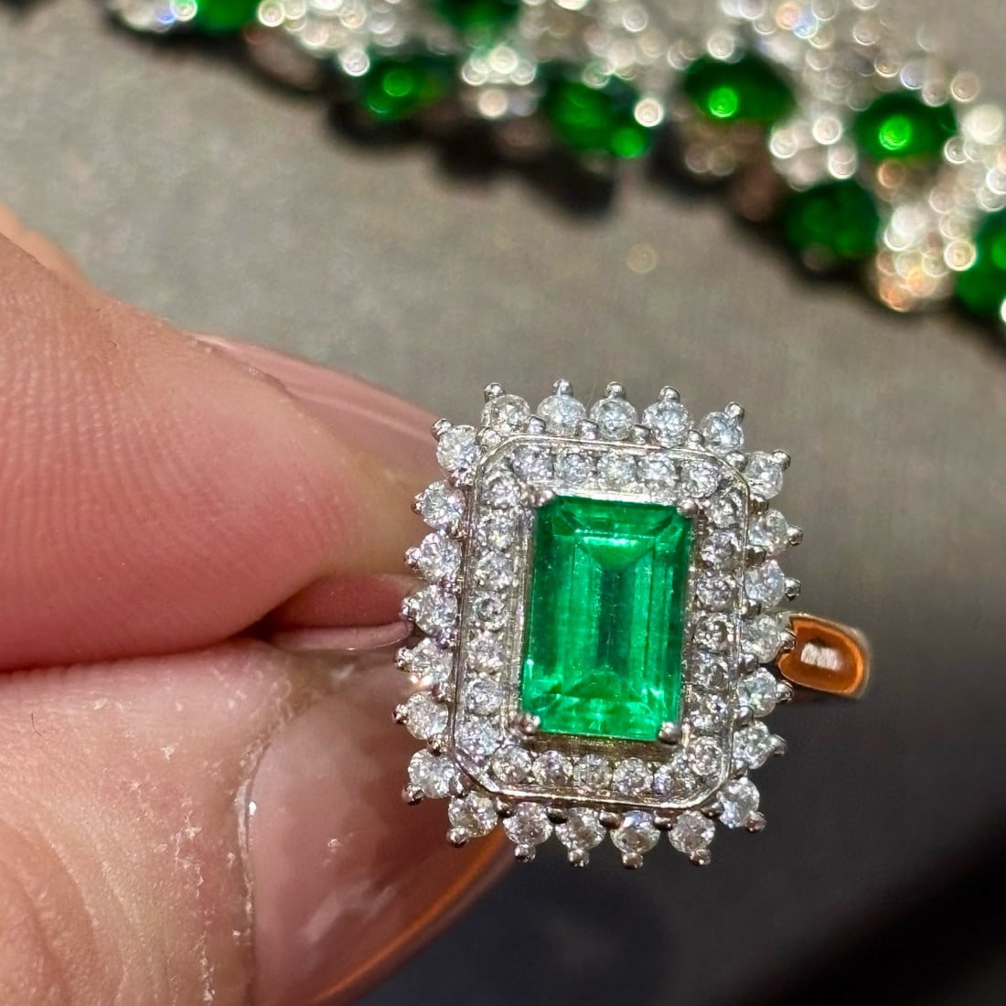14k Gold 1.1 Ct Vivid Green Natural Emerald & Diamond Ring - 4