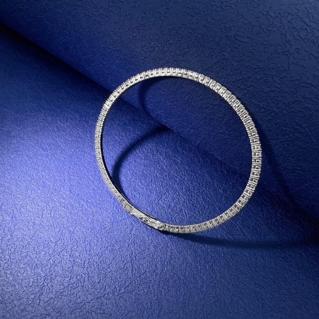 14k Gold 1.55 Ct Natural H Diamond Bangle - 2