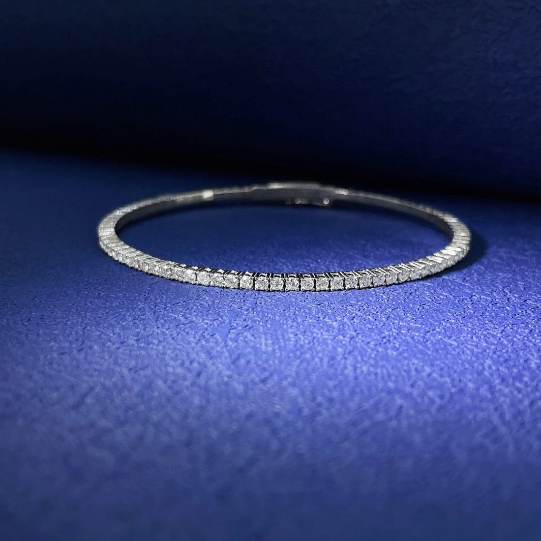 14k Gold 1.55 Ct Natural H Diamond Bangle - 5