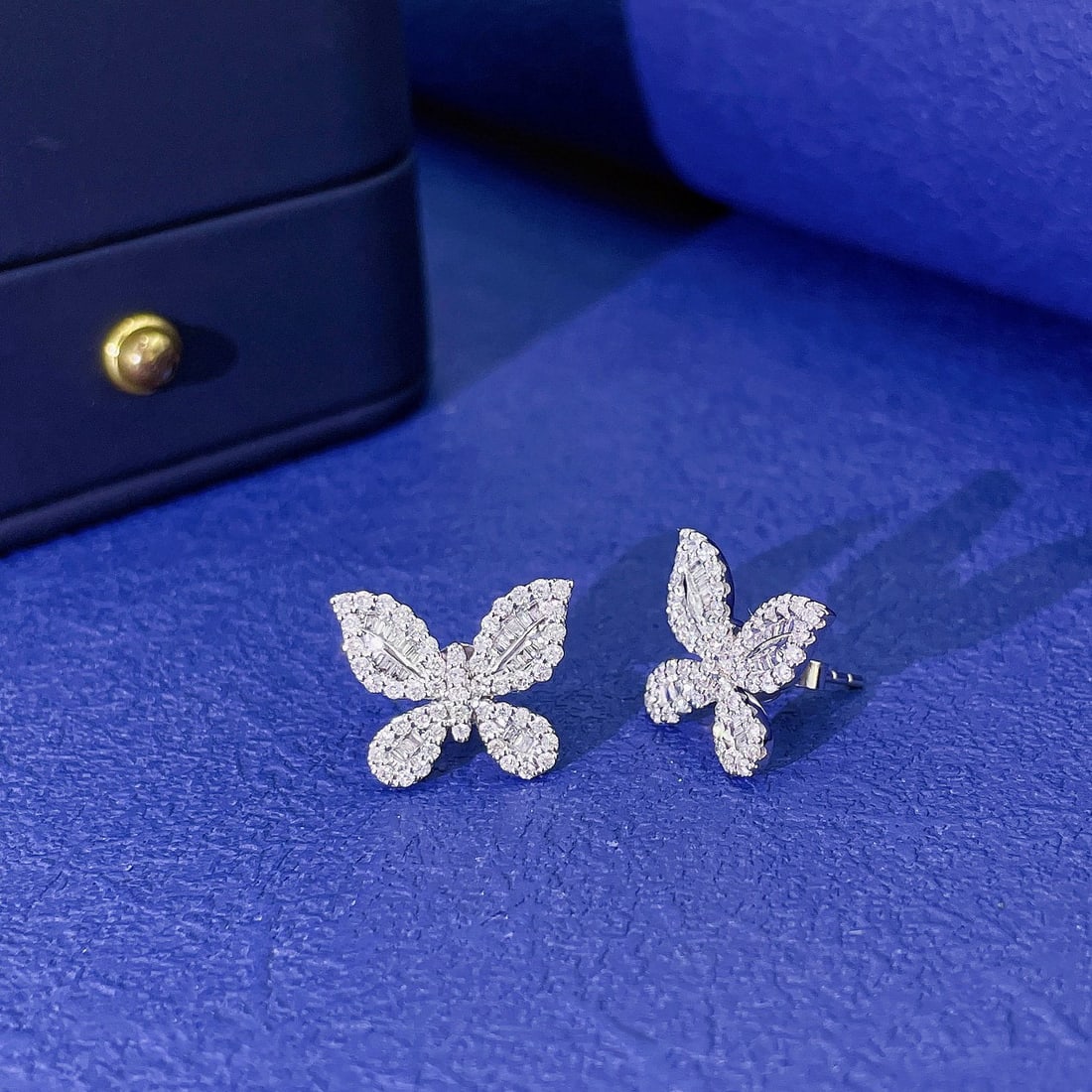 14k Gold 0.8 Ct Natural H Diamond & Butterfly Earrings - 2