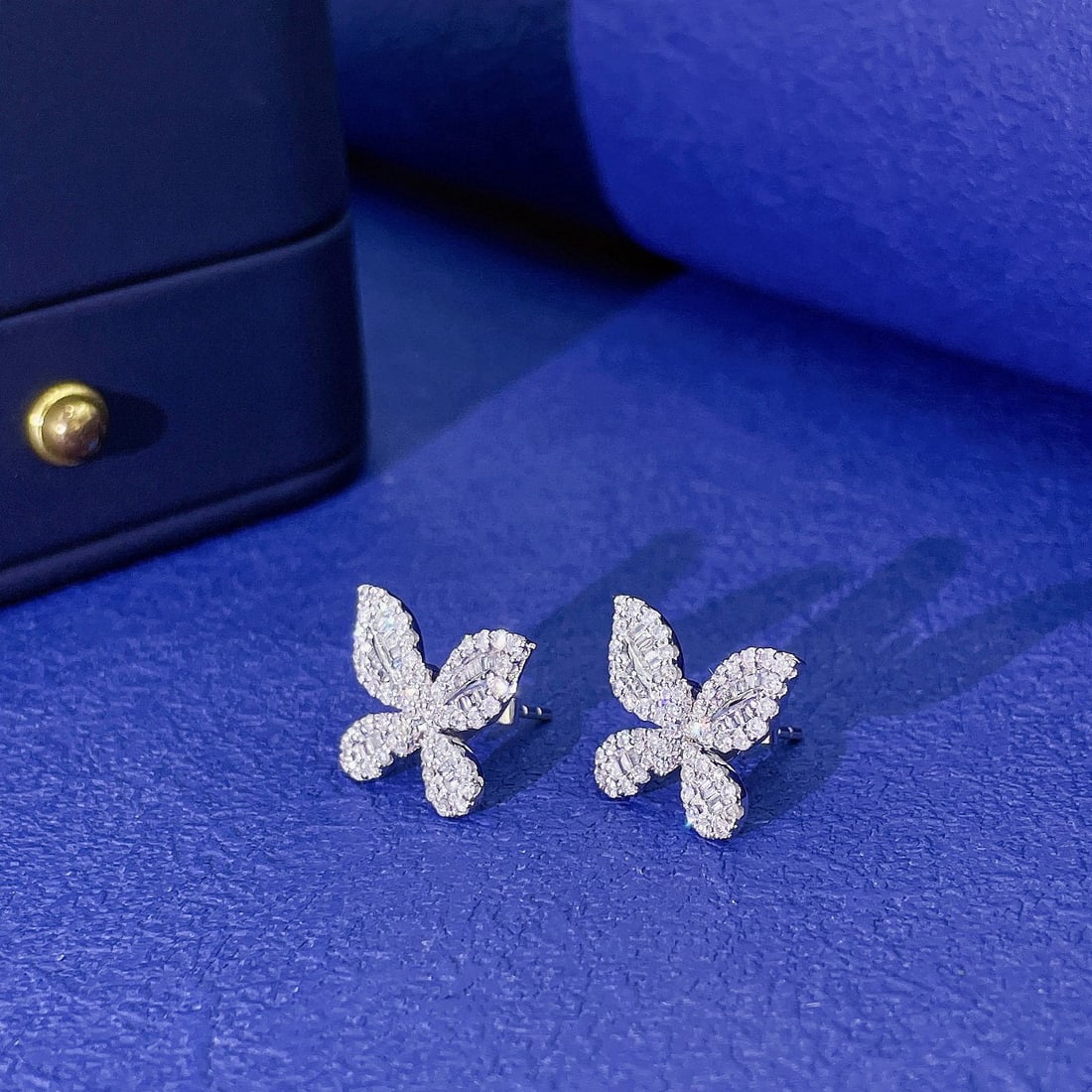 14k Gold 0.8 Ct Natural H Diamond & Butterfly Earrings - 3