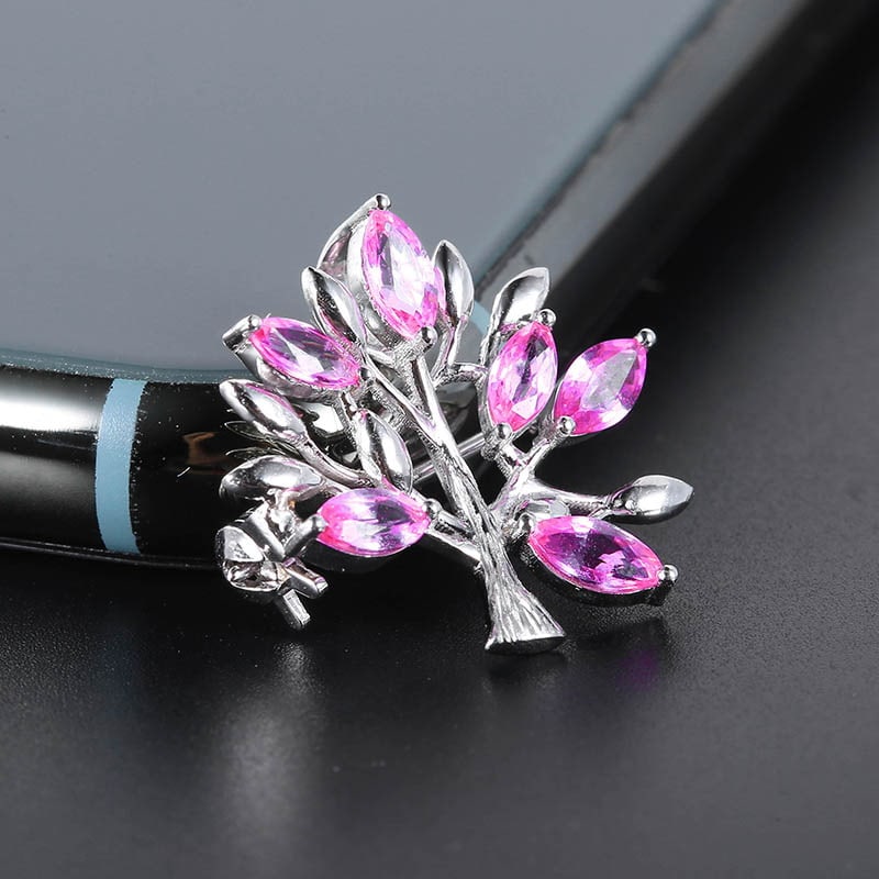 14k Gold 1 Ct Natural Sapphire Brooch/pendant( Without Chain ): Ref:230991070 // gold content:14k gold // main gemstone:sapphire // shape:marquise // carat weight:1ct // color:pink // treatment:natural // Condition: New Low Estimate: 2000.00 High Estimate: 3000.00
