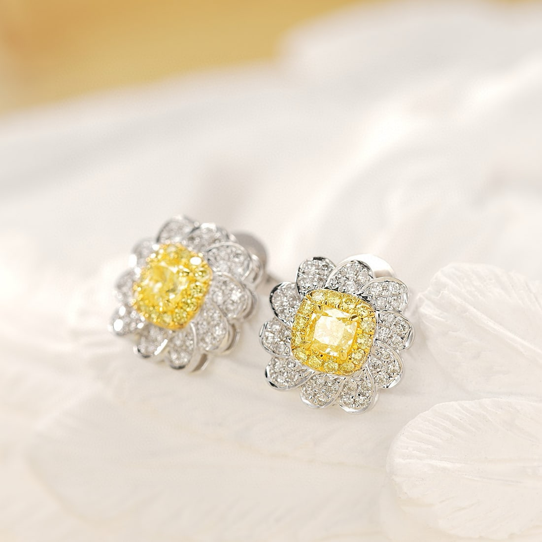 14k Gold 0.53 Ctw Natural Yellow Diamond & Diamond Earrings: Ref:230991086 // gold content:14k gold // main gemstone:yellow diamond // shape:cushion // carat weight:0. 28ct // color:yellow // treatment:natural // // adjacent gemstone 2 : diamond // shape:round 