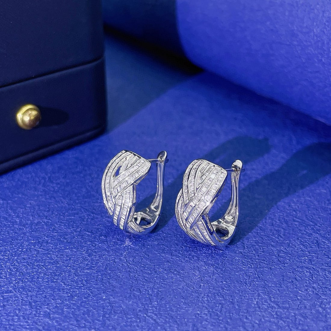14k Gold 0.98 Ct Natural H Diamond Earrings - 2