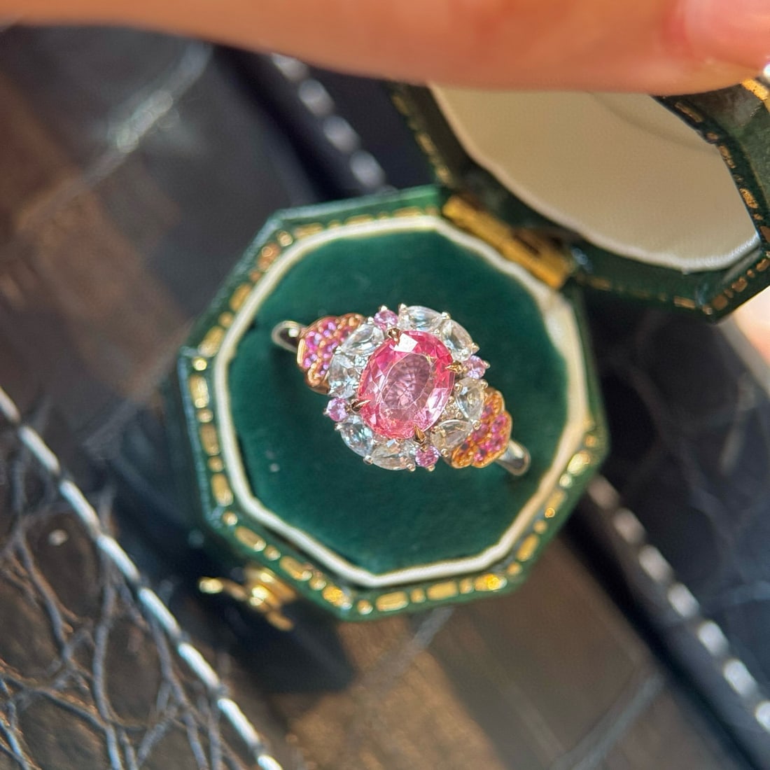 14k Gold 1.79 Ctw Natural Spinel & Sapphire & Diamond Ring: Ref:230991098 // gold content:14k gold // ring size:7. 25us // // main gemstone:spinel // shape:oval // carat weight:1. 05ct // color:pink // treatment:natural // // adjacent gemstone 2 : diamond //