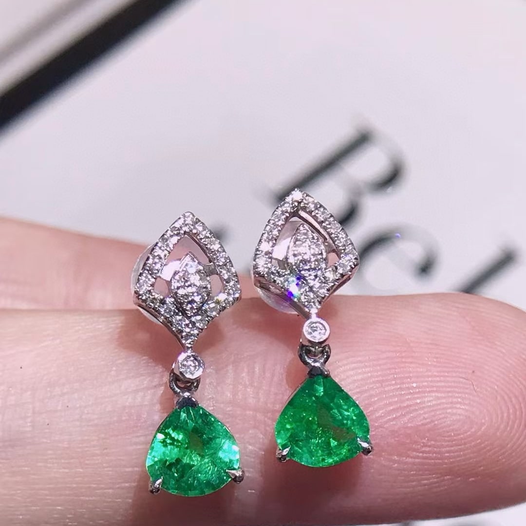 14k Gold 1.3 Ctw Natural Emerald & Diamond Earrings - 2