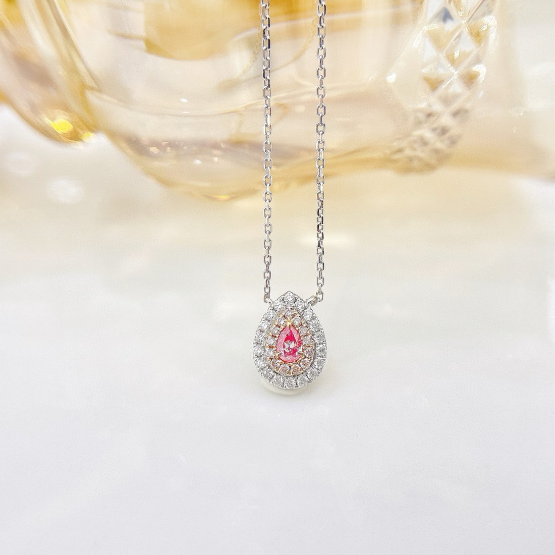 14k Gold 0.29 Ctw Natural Pink Diamond & Diamond Necklace: Ref:230991105 // gold content:14k gold // main gemstone:pink diamond // shape:pear // carat weight:0. 08ct // color:pink // treatment:natural // // adjacent gemstone 2 : diamond // shape:round //