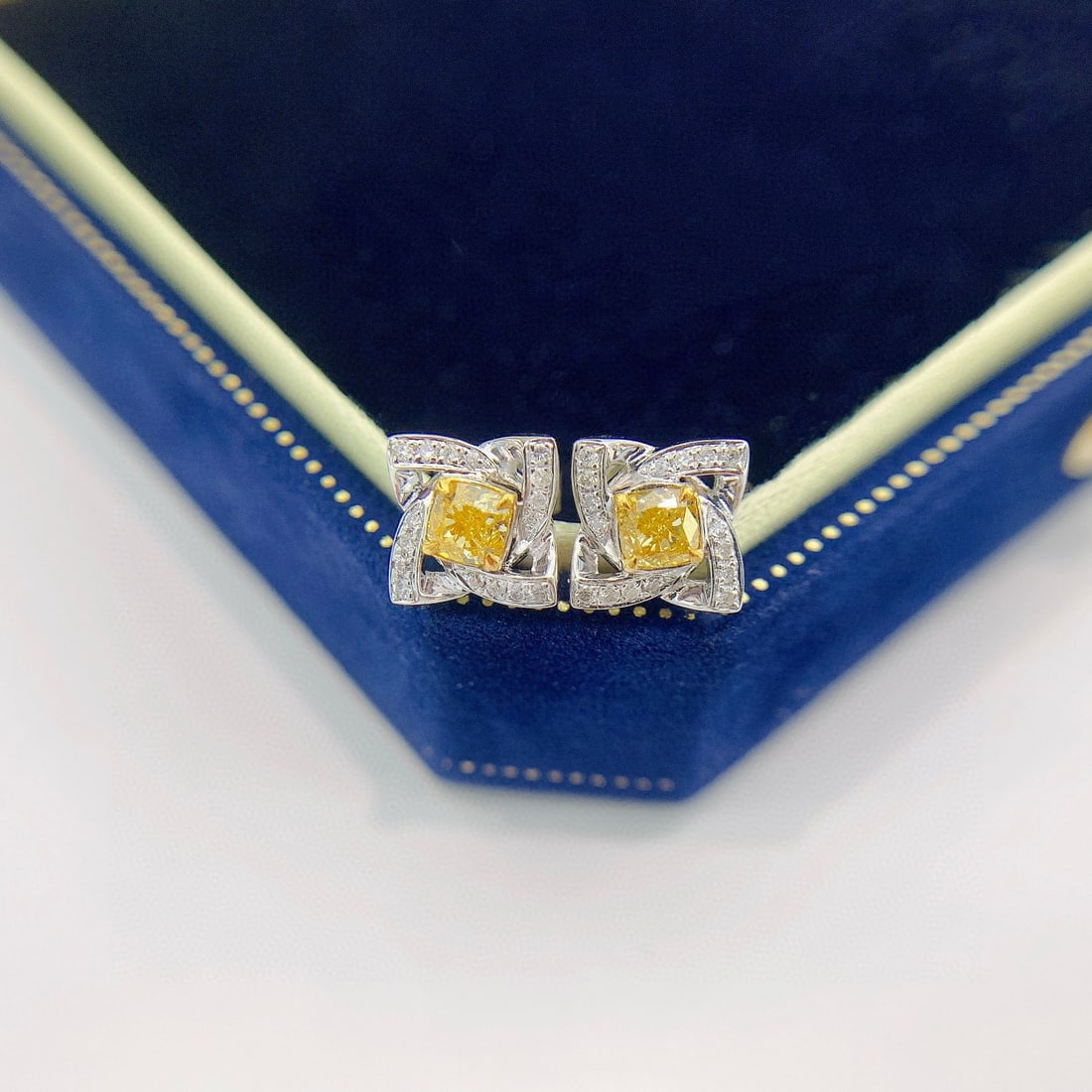 14k Gold 0.40 Ctw Natural Yellow Diamond & Diamond Earrings: Ref:230991107 // gold content:14k gold // main gemstone:yellow diamond // shape:cushion // carat weight:0. 34ct // color:yellow // treatment:natural // // adjacent gemstone 2 : diamond // shape:round 