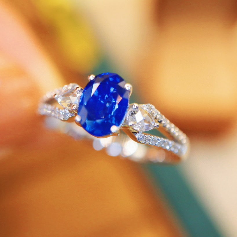 14k Gold 1.34 Ctw Natural Sapphire & Diamond Ring: Ref:230991119 // gold content:14k gold // ring size:7. 25us // // main gemstone:sapphire // shape:oval // carat weight:1. 13ct // color:blue // treatment:natural // // adjacent gemstone 2 : diamond