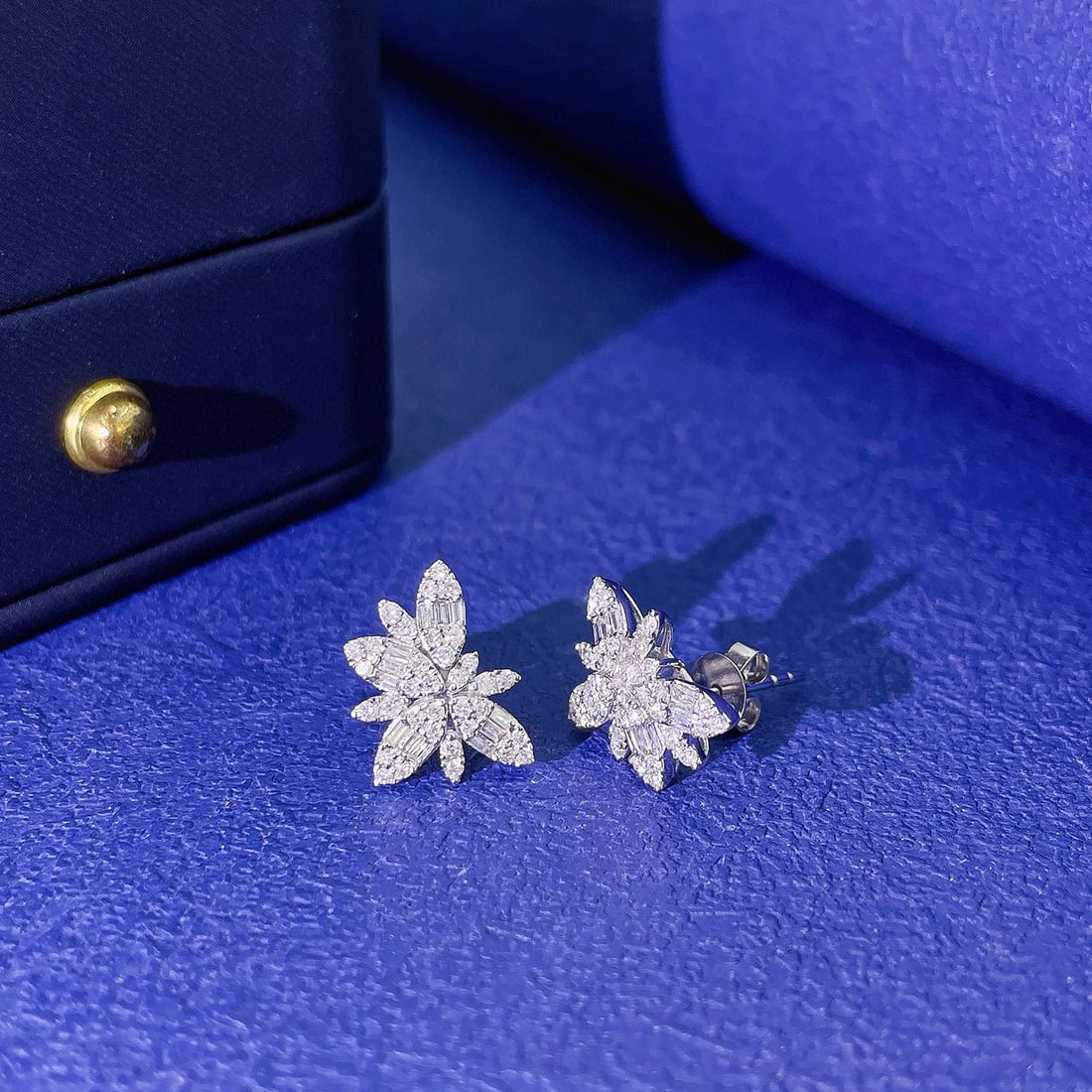 14k Gold 0.46 Ct Natural H Diamond Earrings - 4