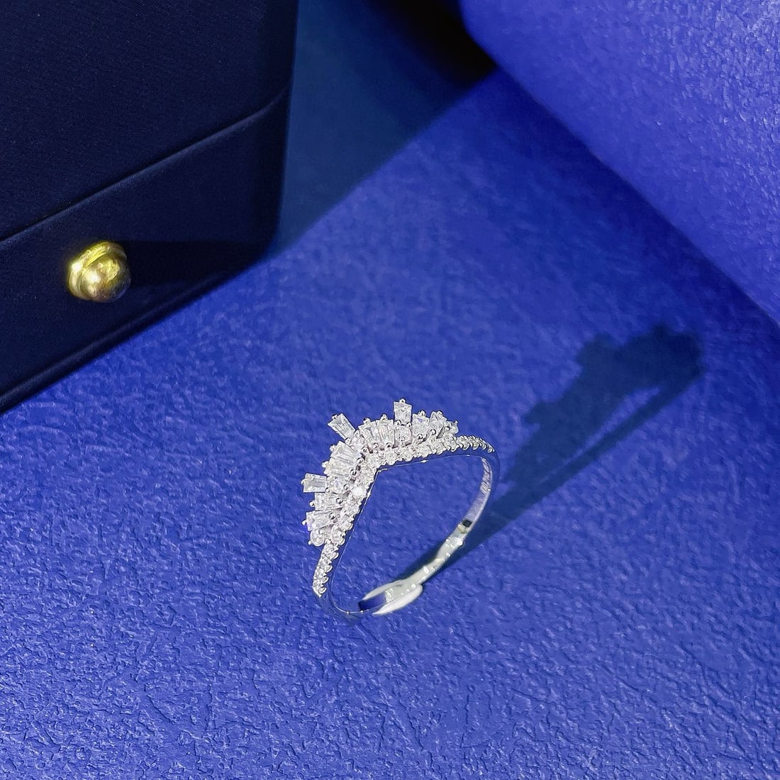 14k Gold 0.4 Ct Natural H Diamond Ring: Ref:230991124 // gold content:14k gold // ring size:7. 25us // // main gemstone:diamond // shape:multiply // carat weight:0. 4ct // clarity grade:vs-si // color:h // treatment:natural // Condition: