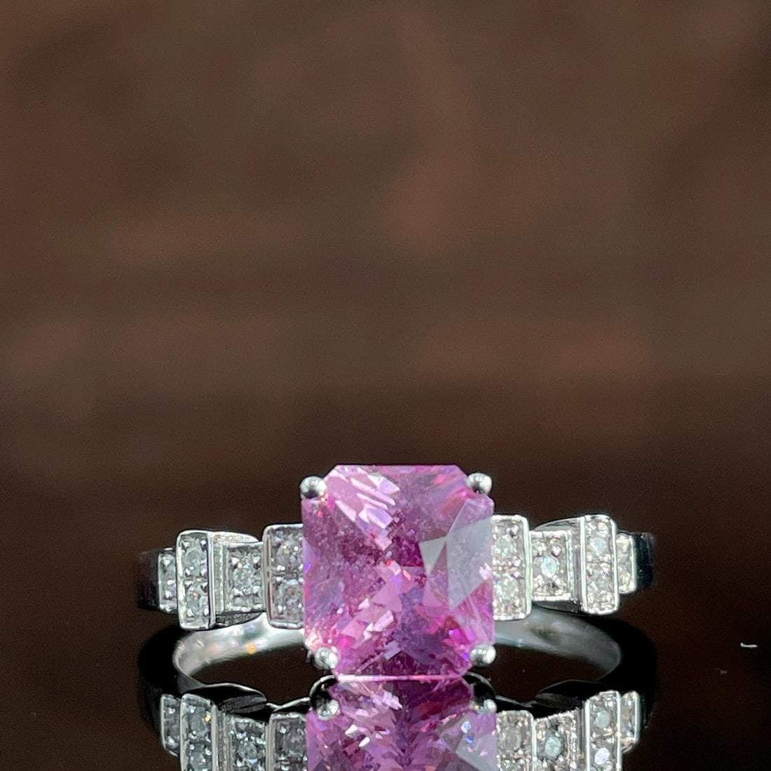 14k Gold 2.08 Ct Natural Sapphire & Diamond Ring: Ref:230991126 // gold content:14k gold // ring size:7. 25us // // main gemstone:sapphire // shape:radiant // carat weight:2. 08ct // color:pink // treatment:natural // // adjacent gemstone 2 : diamond