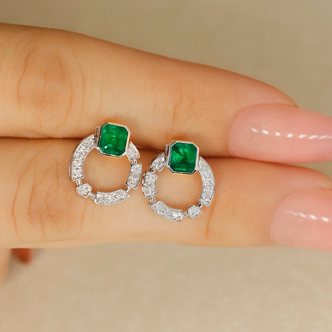 14k Gold 0.70 Ctw Natural Emerald & Diamond Earrings - 2
