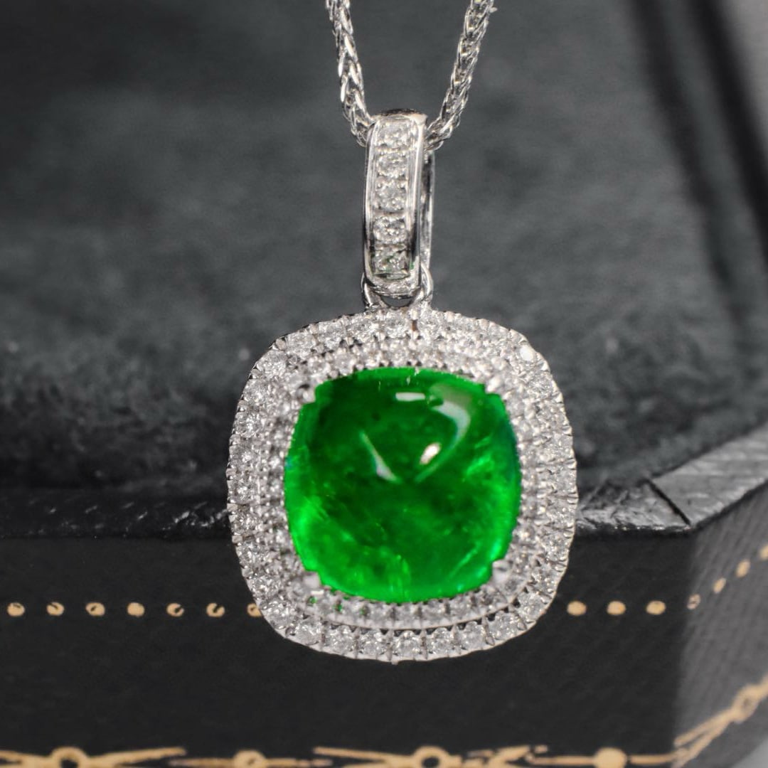 14k Gold 2.38 Ctw Natural Emerald & Diamond Pendant( Without Chain ): Ref:230991135 // gold content:14k gold // main gemstone:emerald // shape:suger-loaf // carat weight:2. 1ct // color:green // treatment:natural // // adjacent gemstone 2 : diamond // shape:round // car