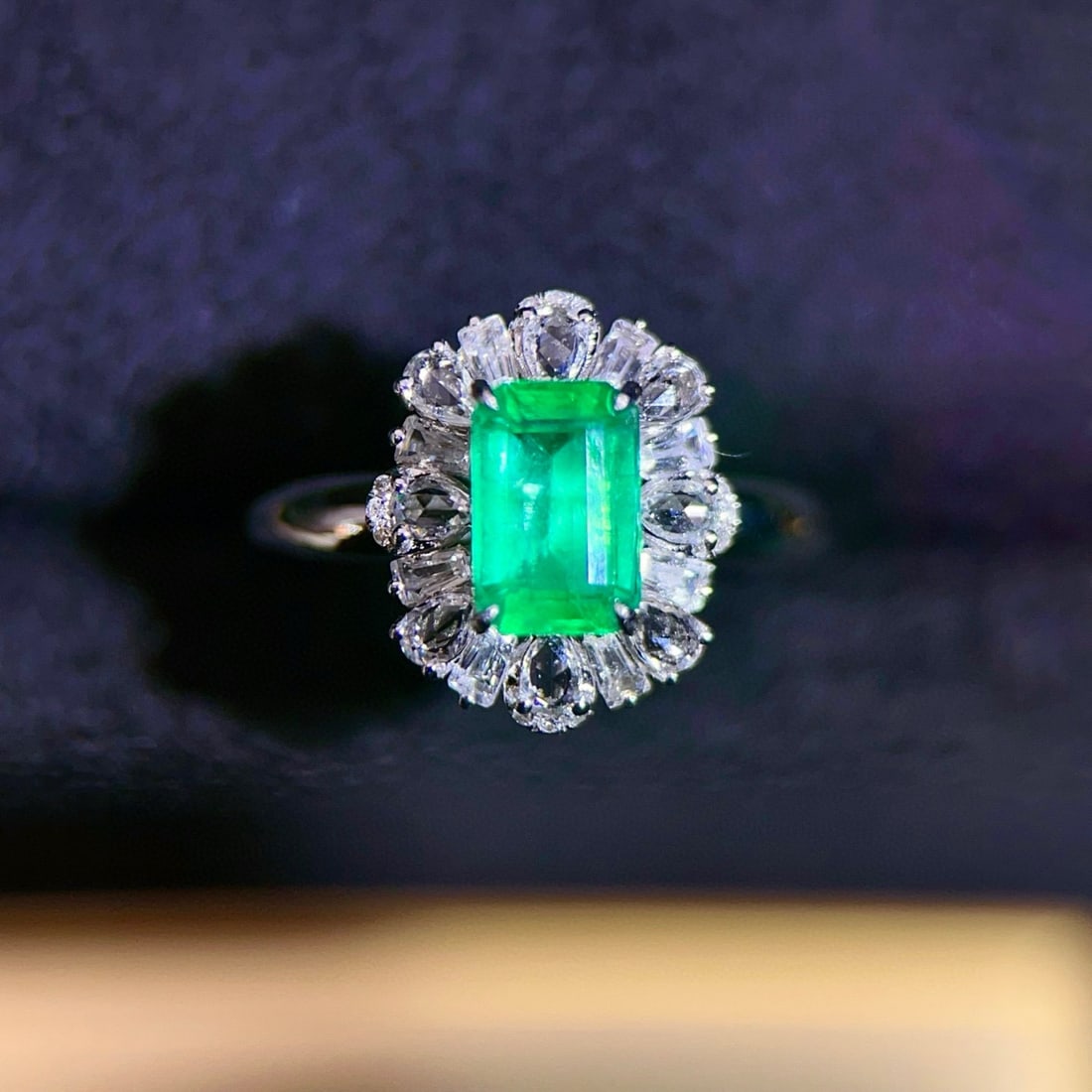 14k Gold 2.47 Ctw Natural Emerald & Diamond Ring: Ref:230991139 // gold content:14k gold // ring size:7. 25us // // main gemstone:emerald // shape:octagonal // carat weight:1. 35ct // color:green // treatment:natural // // adjacent gemstone 2 :