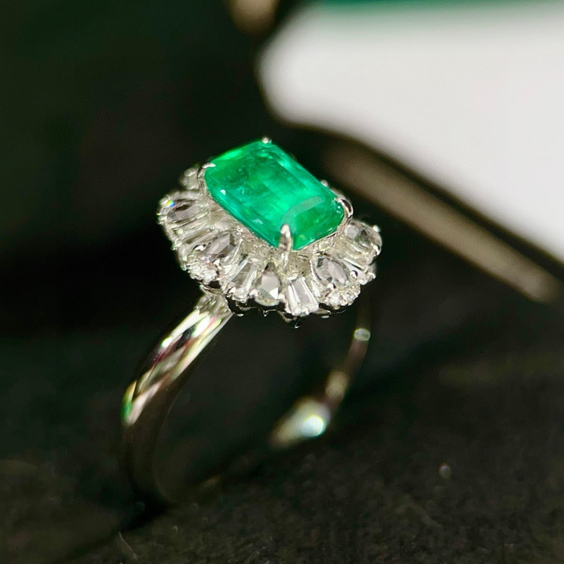 14k Gold 2.47 Ctw Natural Emerald & Diamond Ring - 2
