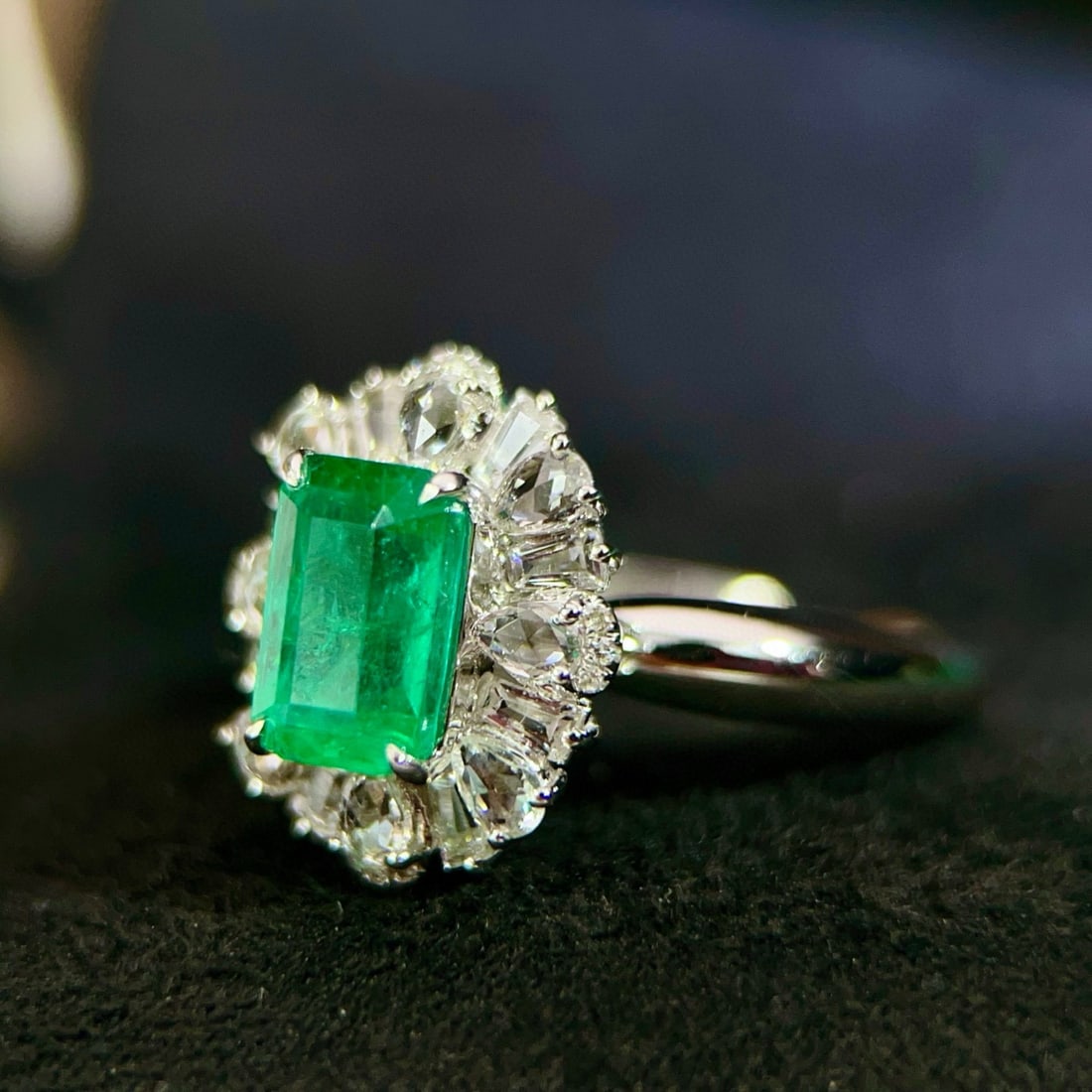 14k Gold 2.47 Ctw Natural Emerald & Diamond Ring - 3