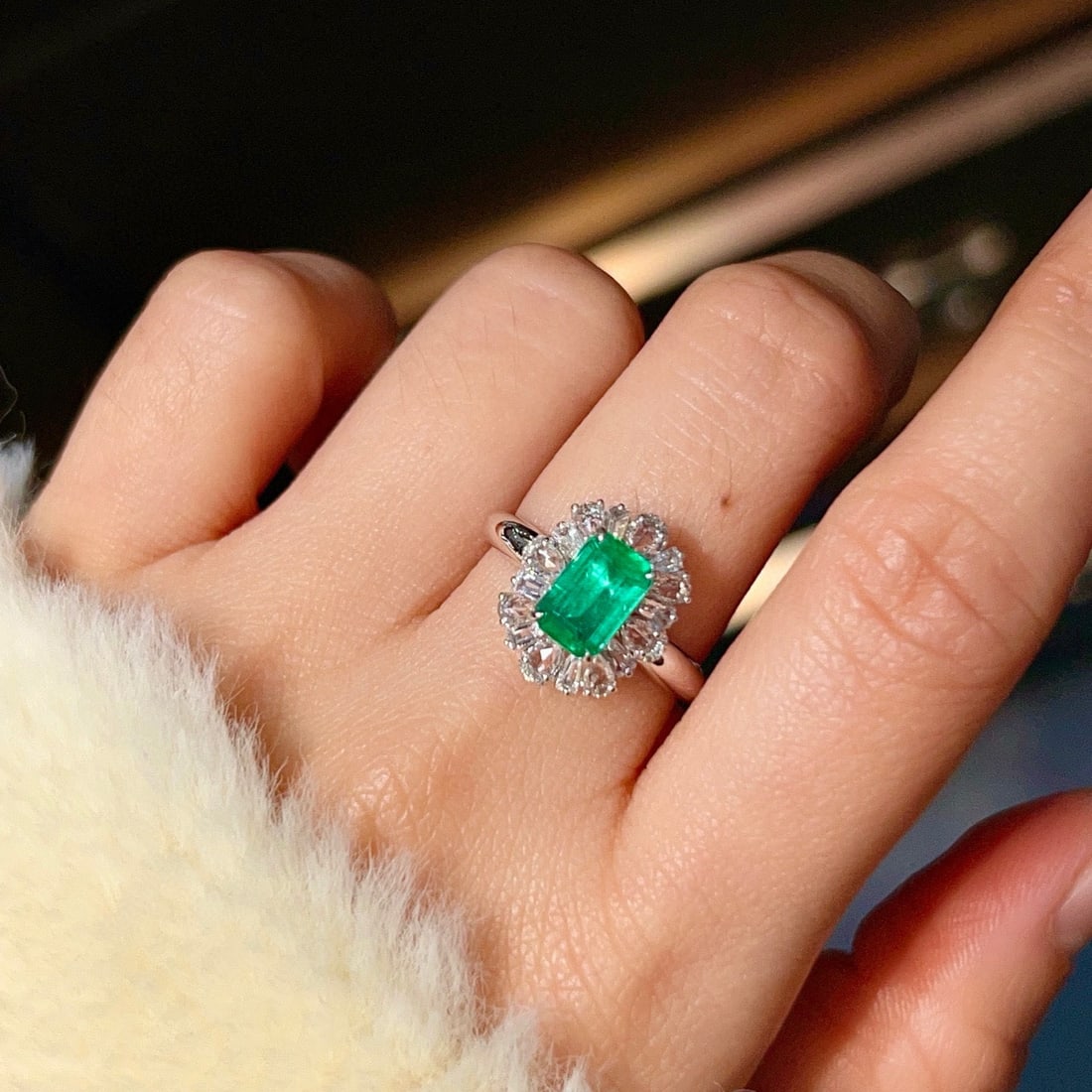 14k Gold 2.47 Ctw Natural Emerald & Diamond Ring - 4