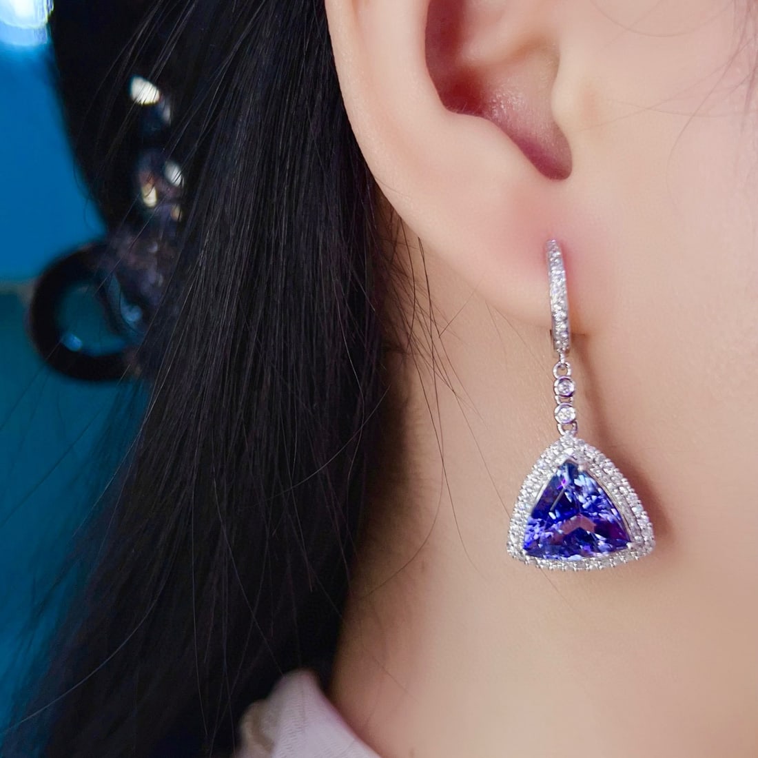 14k Gold 12.16 Ctw Natural Tanzanite & Diamond Earrings - 3