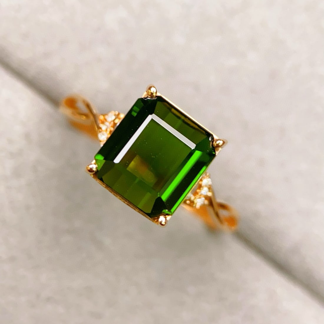 14k Gold 3.23 Ctw Natural Tourmaline & Diamond Ring: Ref:230991152 // gold content:14k gold // ring size:7. 25us // // main gemstone:tourmaline // shape:octagonal // carat weight:3. 2ct // color:green // treatment:natural // // adjacent gemstone 2 : dia