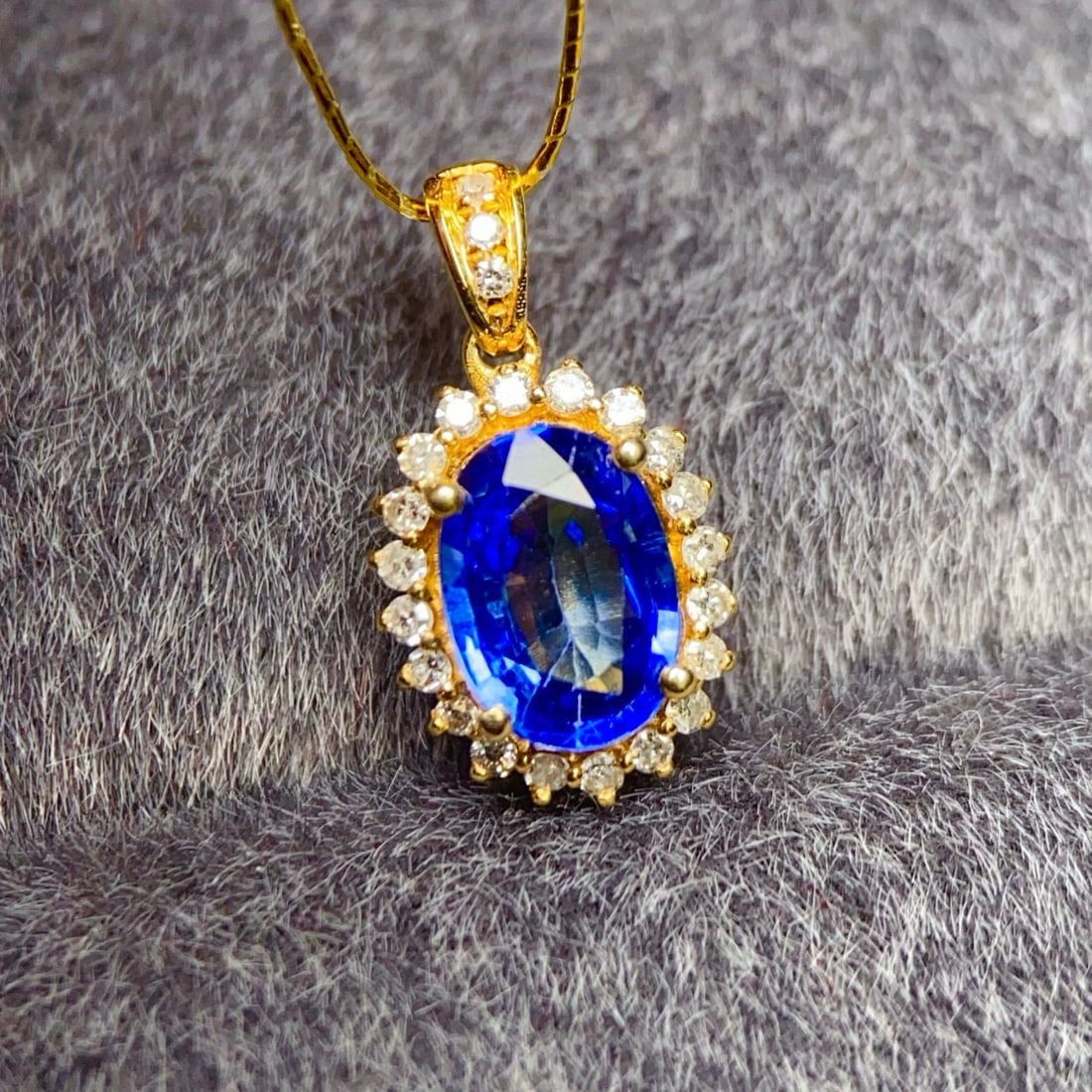 14k Gold 1 Ct Natural Sapphire & Diamond Pendant( Without Chain ): Ref:230991153 // gold content:14k gold // main gemstone:sapphire // carat weight:1ct // color:blue // treatment:natural // cut grade:g // // adjacent gemstone 2 : diamond // number of stones:21 // sha
