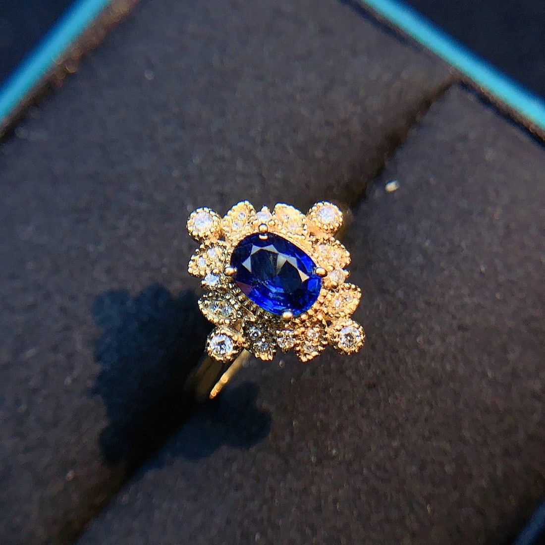 14k Gold 0.81 Ct Natural Sapphire & Diamond Ring - 4