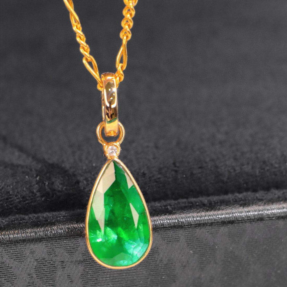 14k Gold 1.56 Ctw Natural Emerald & Diamond Pendant( Without Chain ) - 2