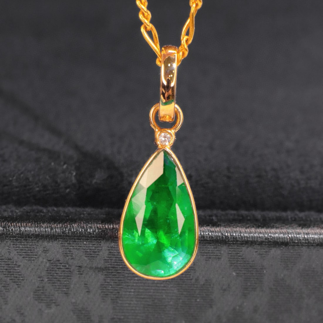 14k Gold 1.56 Ctw Natural Emerald & Diamond Pendant( Without Chain ) - 3