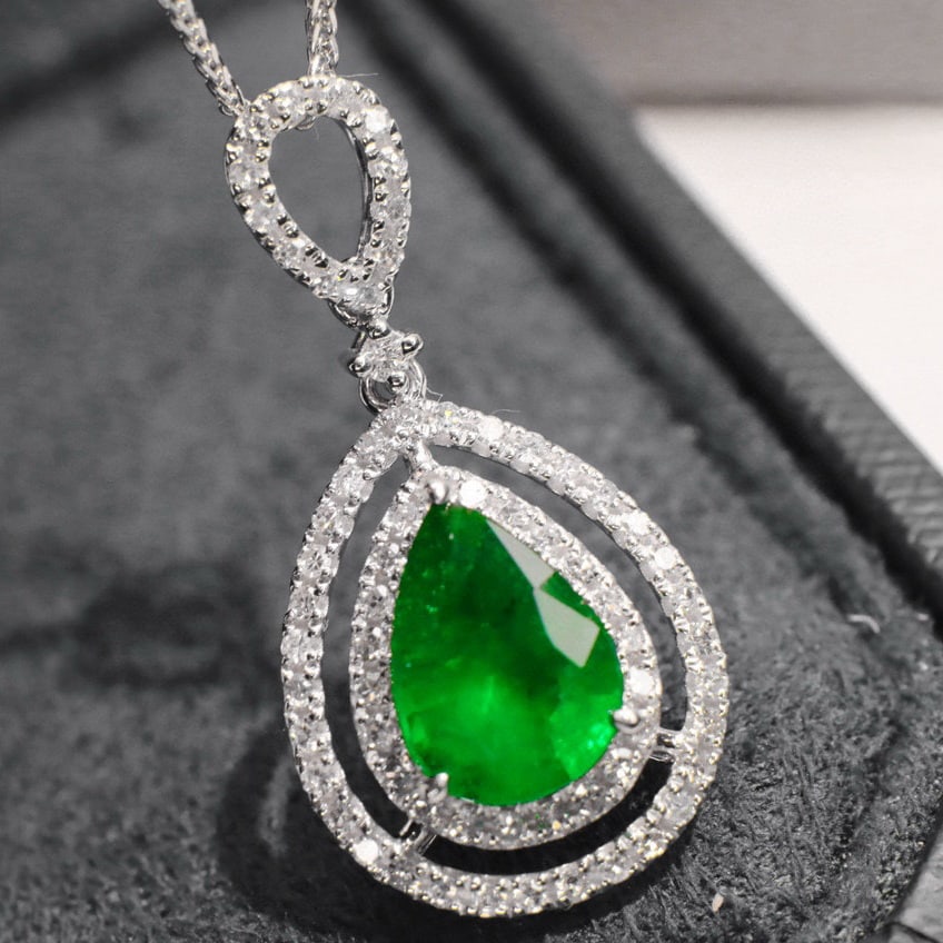 14k Gold 2.01 Ctw Vivid Green Natural Emerald & Diamond Pendant( Without Chain ): Ref:230991186 // gold content:14k gold // main gemstone:emerald // shape:pear // carat weight:1. 6ct // color:vivid green // treatment:natural // // adjacent gemstone 2 : diamond // shape:round // car